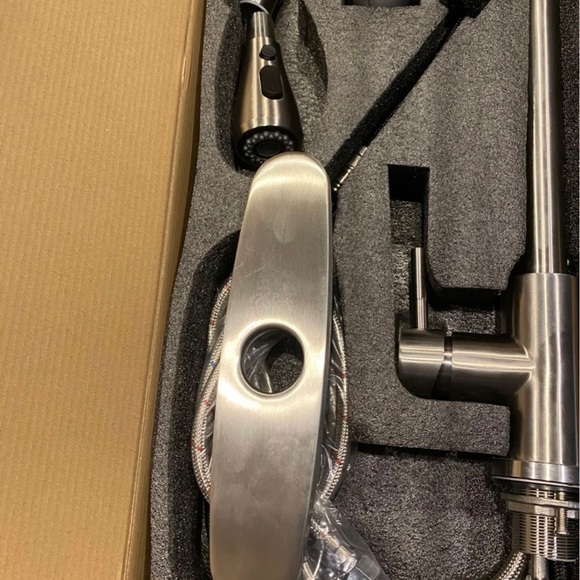 Kitchen faucet sale 1 for $50 or 2 for $80 - Picture 4 of 5